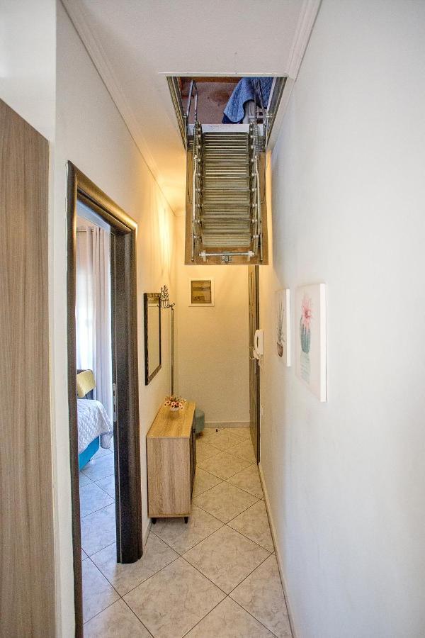 Holiday House Ioanna 2 - Loft Nea Peramos  Luaran gambar