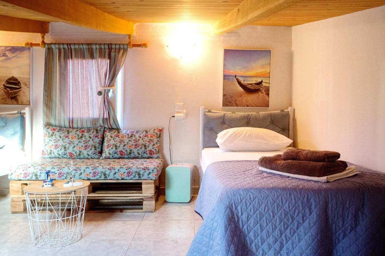 Holiday House Ioanna 2 - Loft Nea Peramos  Luaran gambar